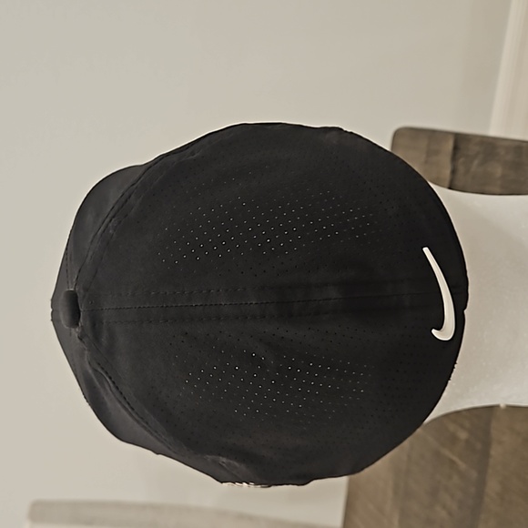 Nike/Tiger Woods Baseball Hat - Picture 2 of 7